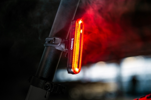 Мигалка задня ONRIDE Inferno 20 USB габаритне світло чорний корпус
